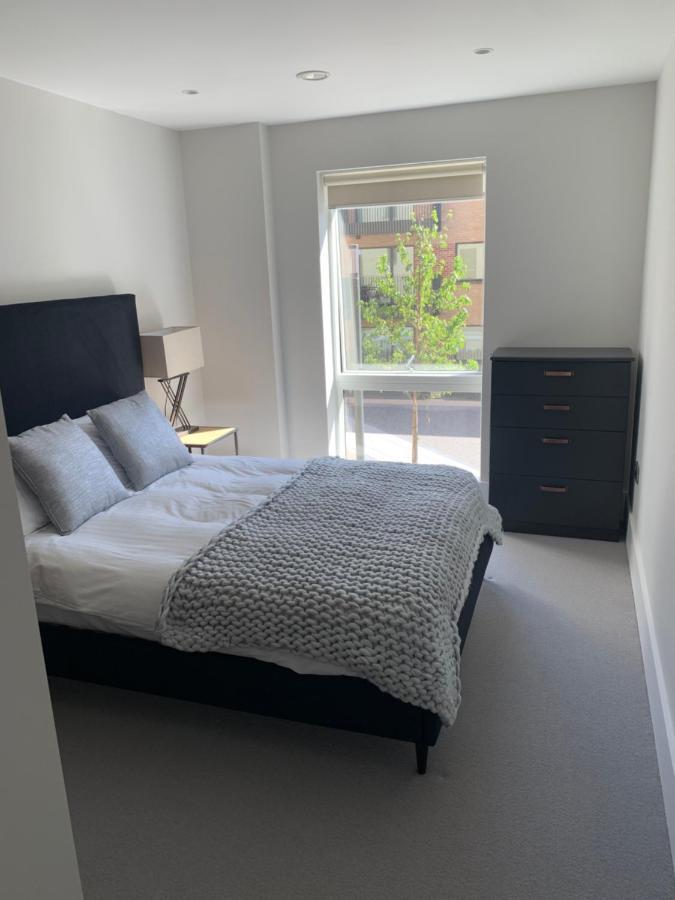 هاونسلو Heathrow North Apartments By Charles Hope المظهر الخارجي الصورة