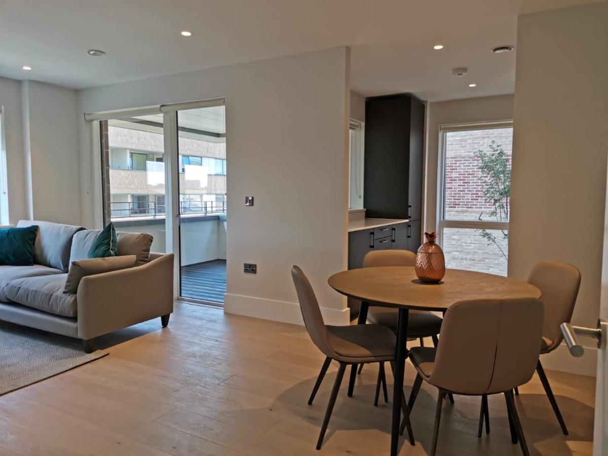 هاونسلو Heathrow North Apartments By Charles Hope المظهر الخارجي الصورة
