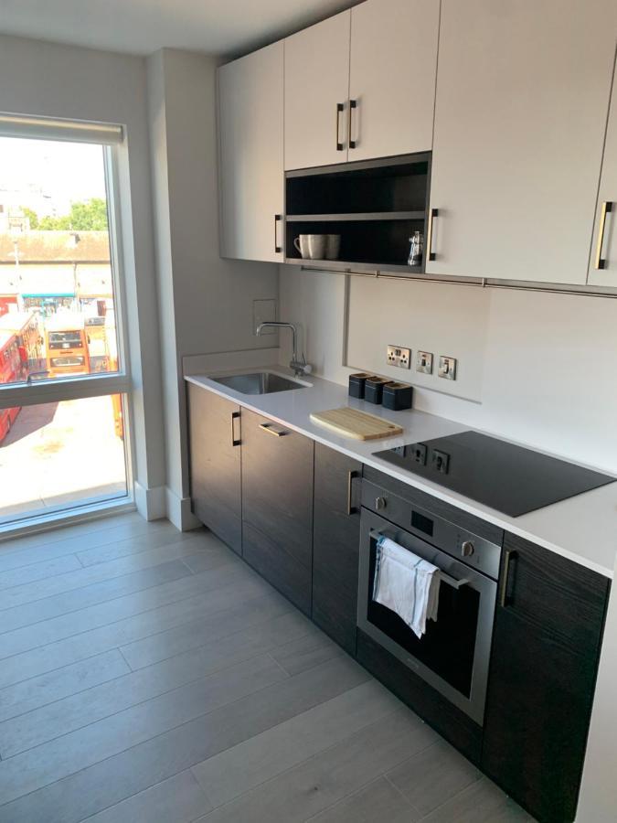 هاونسلو Heathrow North Apartments By Charles Hope المظهر الخارجي الصورة